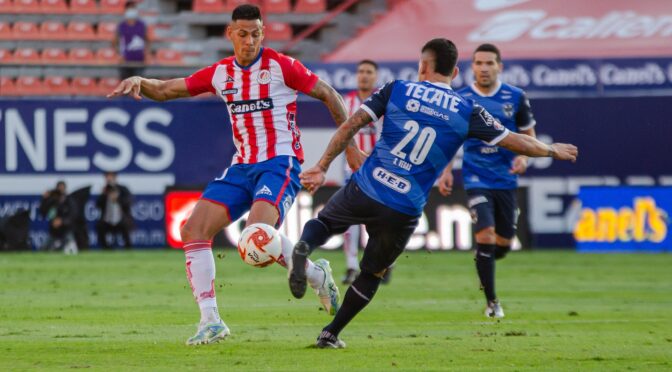 MAURO QUIROGA Y UN GOL DE TACO QUE NO ALCANZÓ