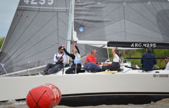 PATRICIO YOUNG, CON EL ‘MARINA’, GANÓ LA INTERNACIONAL