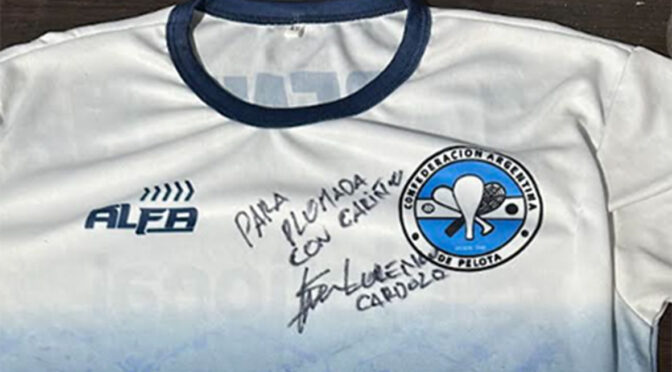 LORENZO CARDOZO Y OTRA CAMISETA MUNDIALISTA