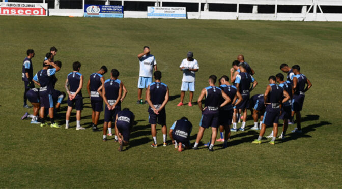 GIMNASIA HIZO PRÁCTICA DE FÚTBOL CON MUCHOS CAMBIOS